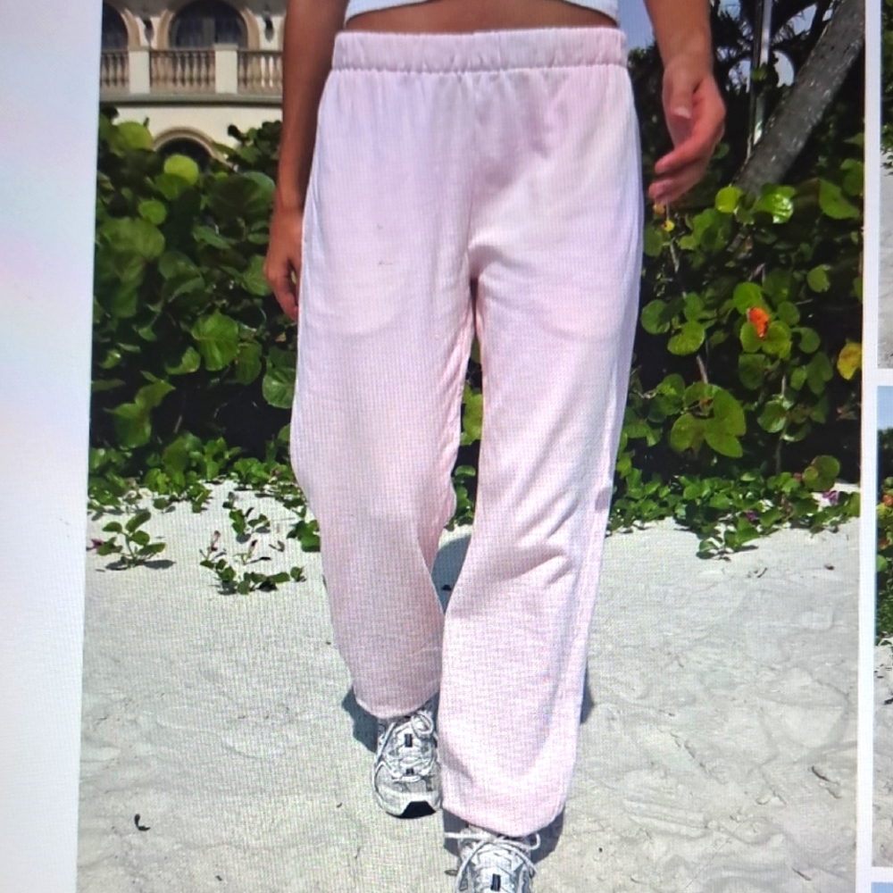 ONE SIZE.   BRANDY MELVILLE ROSA SOFT SWEATPANTS